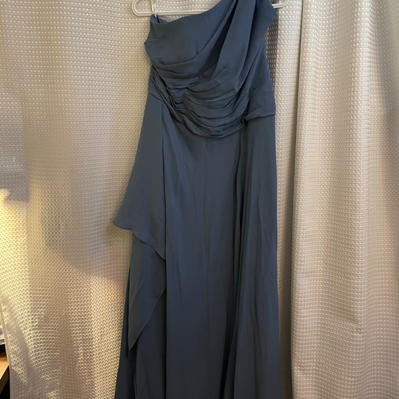 David's Bridal gown - Picture 2 of 2